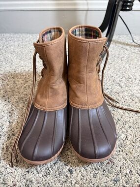 MarleyLilly Brown Two-Tone Duck Boots Side Lace Up Sz 9 NEW